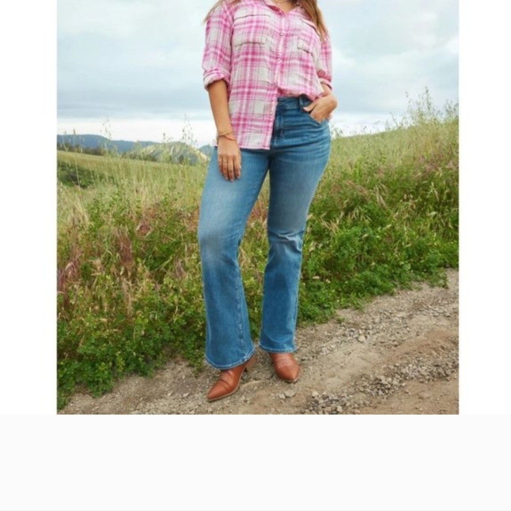 American Eagle Size 22 Kick Boot Cut Jeans